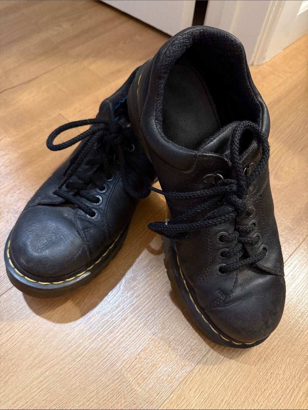Dr Martens Men's Black Leather Lace-Up Casual Shoes with Yellow Stitching